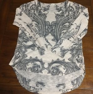 Light weight sweater